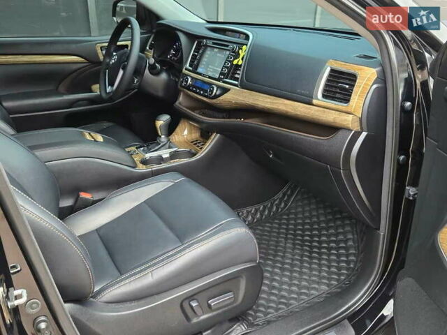 Черный Тойота Хайлендер, объемом двигателя 3.5 л и пробегом 110 тыс. км за 29200 $, фото 19 на Automoto.ua