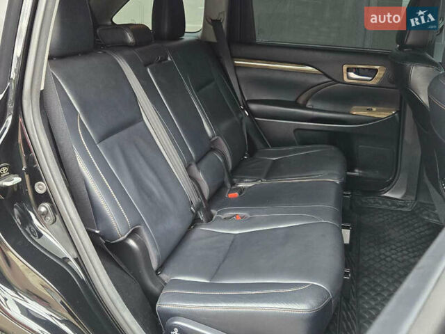 Черный Тойота Хайлендер, объемом двигателя 3.5 л и пробегом 110 тыс. км за 29200 $, фото 18 на Automoto.ua