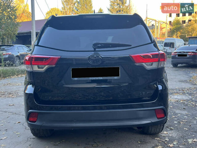 Черный Тойота Хайлендер, объемом двигателя 3.46 л и пробегом 200 тыс. км за 24500 $, фото 6 на Automoto.ua