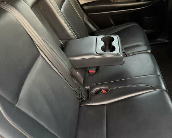 Черный Тойота Хайлендер, объемом двигателя 3.46 л и пробегом 123 тыс. км за 27000 $, фото 13 на Automoto.ua