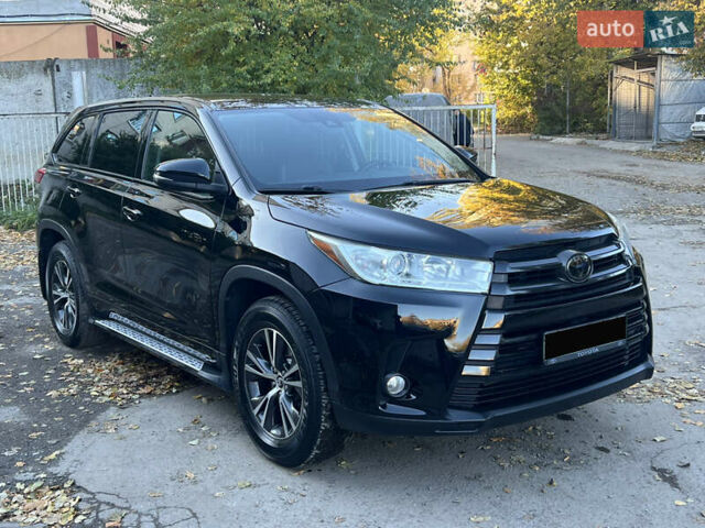 Черный Тойота Хайлендер, объемом двигателя 3.46 л и пробегом 200 тыс. км за 24500 $, фото 16 на Automoto.ua