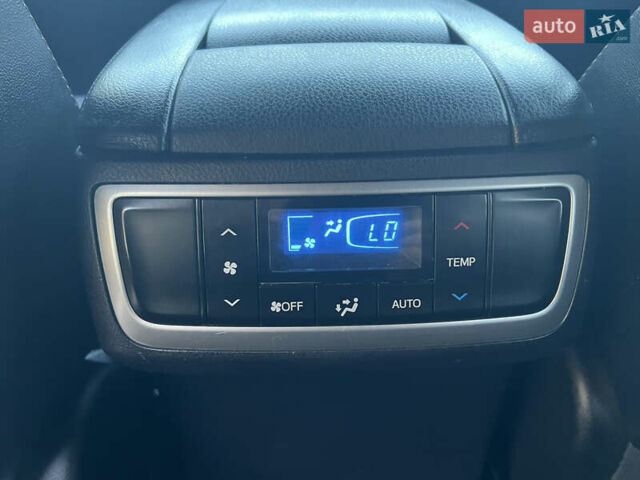 Черный Тойота Хайлендер, объемом двигателя 3.46 л и пробегом 200 тыс. км за 24500 $, фото 51 на Automoto.ua