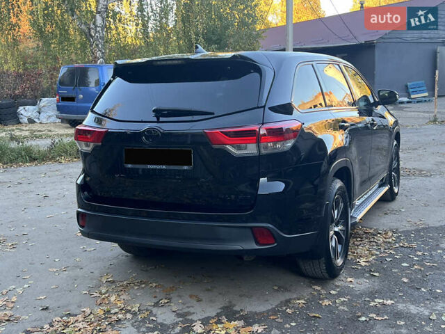 Черный Тойота Хайлендер, объемом двигателя 3.46 л и пробегом 200 тыс. км за 24500 $, фото 20 на Automoto.ua