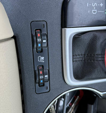 Черный Тойота Хайлендер, объемом двигателя 3.46 л и пробегом 394 тыс. км за 27800 $, фото 25 на Automoto.ua