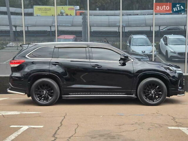 Черный Тойота Хайлендер, объемом двигателя 3.5 л и пробегом 110 тыс. км за 29200 $, фото 3 на Automoto.ua
