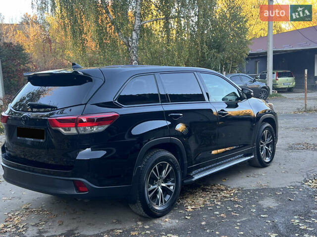 Черный Тойота Хайлендер, объемом двигателя 3.46 л и пробегом 200 тыс. км за 24500 $, фото 19 на Automoto.ua