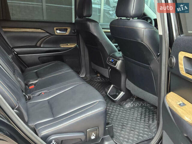 Черный Тойота Хайлендер, объемом двигателя 3.5 л и пробегом 110 тыс. км за 29200 $, фото 17 на Automoto.ua