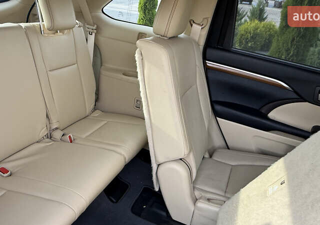 Черный Тойота Хайлендер, объемом двигателя 3.46 л и пробегом 394 тыс. км за 27800 $, фото 16 на Automoto.ua