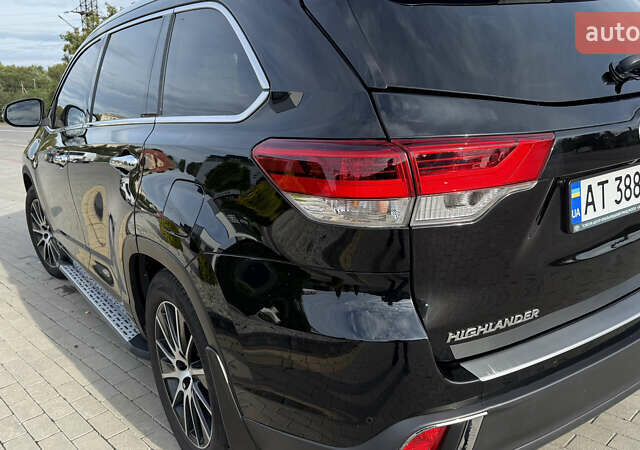 Черный Тойота Хайлендер, объемом двигателя 3.46 л и пробегом 394 тыс. км за 27800 $, фото 7 на Automoto.ua