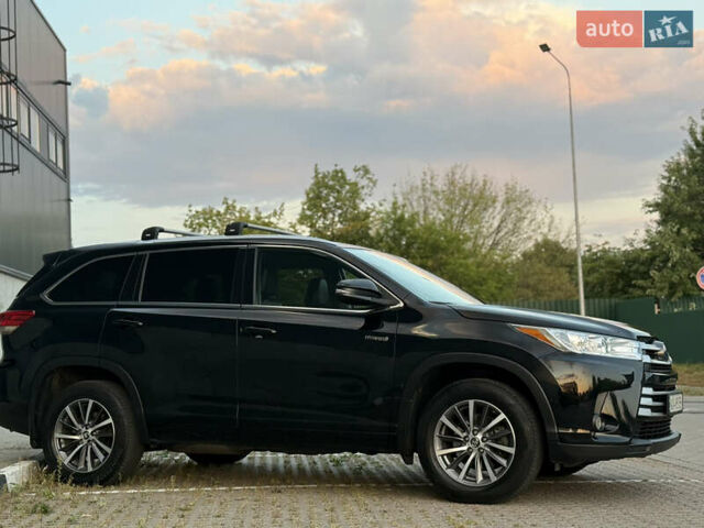 Черный Тойота Хайлендер, объемом двигателя 3.46 л и пробегом 123 тыс. км за 27000 $, фото 2 на Automoto.ua