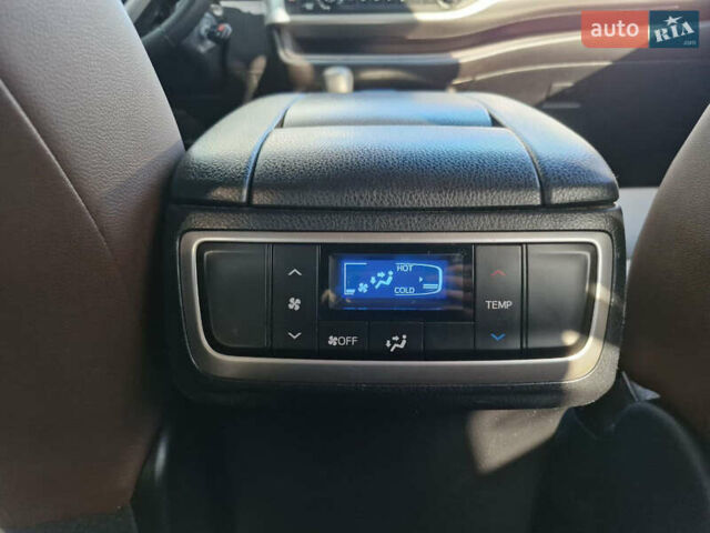 Черный Тойота Хайлендер, объемом двигателя 3.5 л и пробегом 49 тыс. км за 20900 $, фото 19 на Automoto.ua