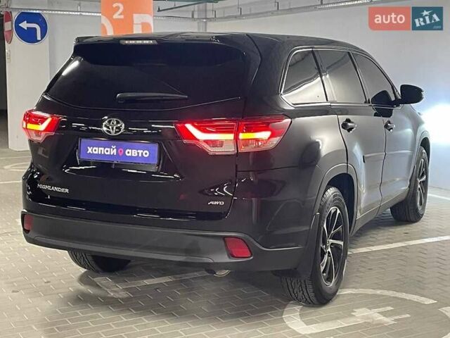 Черный Тойота Хайлендер, объемом двигателя 3.5 л и пробегом 49 тыс. км за 28500 $, фото 1 на Automoto.ua