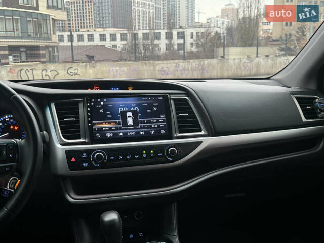 Черный Тойота Хайлендер, объемом двигателя 3.46 л и пробегом 49 тыс. км за 21700 $, фото 12 на Automoto.ua