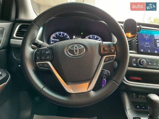 Черный Тойота Хайлендер, объемом двигателя 3.5 л и пробегом 49 тыс. км за 28500 $, фото 16 на Automoto.ua