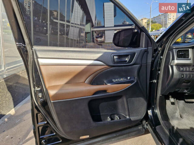 Черный Тойота Хайлендер, объемом двигателя 3.5 л и пробегом 49 тыс. км за 20900 $, фото 30 на Automoto.ua