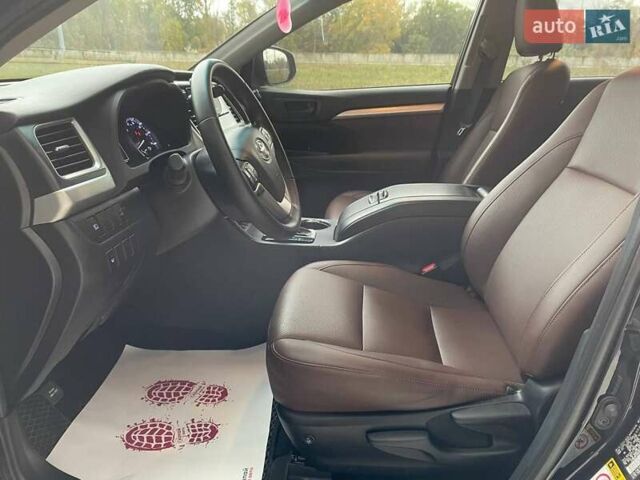 Черный Тойота Хайлендер, объемом двигателя 3.5 л и пробегом 49 тыс. км за 28500 $, фото 10 на Automoto.ua