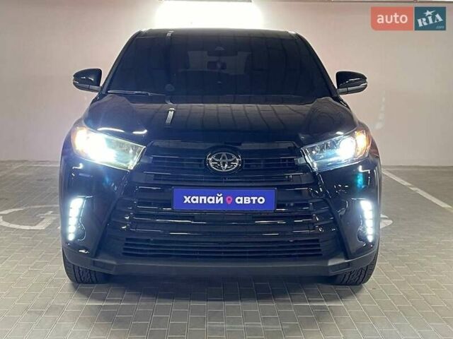 Черный Тойота Хайлендер, объемом двигателя 3.5 л и пробегом 49 тыс. км за 28500 $, фото 2 на Automoto.ua