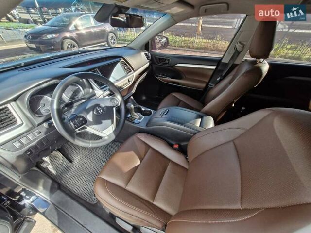 Черный Тойота Хайлендер, объемом двигателя 3.46 л и пробегом 49 тыс. км за 23700 $, фото 8 на Automoto.ua