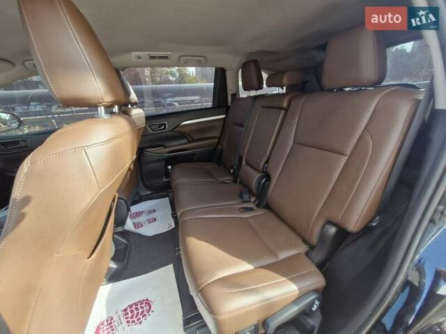 Черный Тойота Хайлендер, объемом двигателя 3.46 л и пробегом 49 тыс. км за 23700 $, фото 13 на Automoto.ua