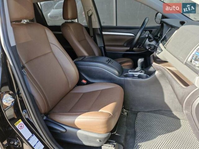 Черный Тойота Хайлендер, объемом двигателя 3.46 л и пробегом 49 тыс. км за 23700 $, фото 9 на Automoto.ua