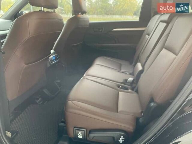Черный Тойота Хайлендер, объемом двигателя 3.5 л и пробегом 49 тыс. км за 28500 $, фото 11 на Automoto.ua