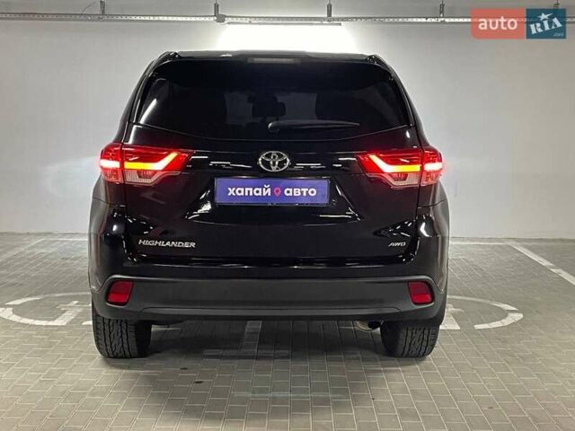 Черный Тойота Хайлендер, объемом двигателя 3.5 л и пробегом 49 тыс. км за 28500 $, фото 3 на Automoto.ua