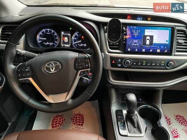 Черный Тойота Хайлендер, объемом двигателя 3.5 л и пробегом 49 тыс. км за 28500 $, фото 8 на Automoto.ua