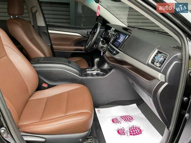 Черный Тойота Хайлендер, объемом двигателя 3.5 л и пробегом 49 тыс. км за 28500 $, фото 9 на Automoto.ua