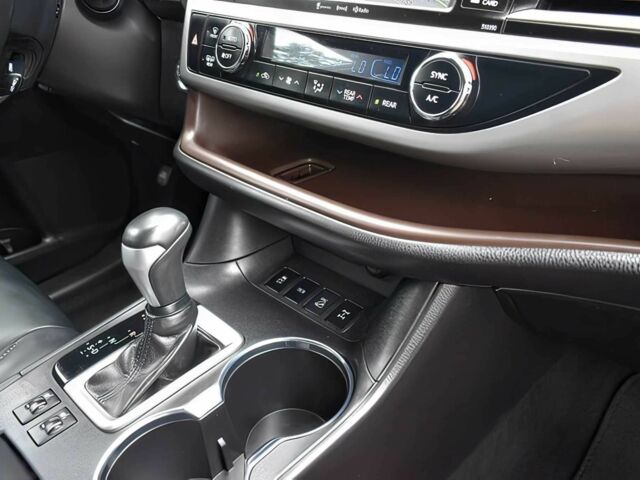 Чорний Тойота Хайлендер, об'ємом двигуна 3.5 л та пробігом 44 тис. км за 14200 $, фото 6 на Automoto.ua