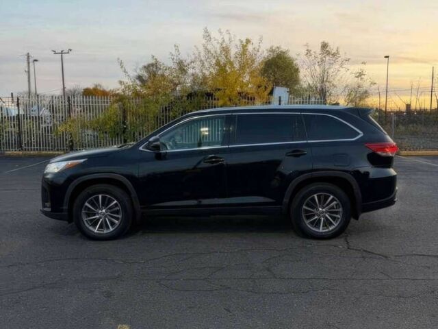 Черный Тойота Хайлендер, объемом двигателя 3.5 л и пробегом 43 тыс. км за 5400 $, фото 3 на Automoto.ua