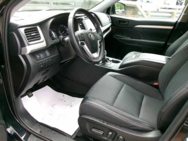 Черный Тойота Хайлендер, объемом двигателя 3.5 л и пробегом 41 тыс. км за 26000 $, фото 7 на Automoto.ua