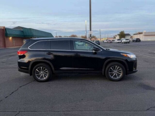 Черный Тойота Хайлендер, объемом двигателя 3.5 л и пробегом 43 тыс. км за 5400 $, фото 4 на Automoto.ua