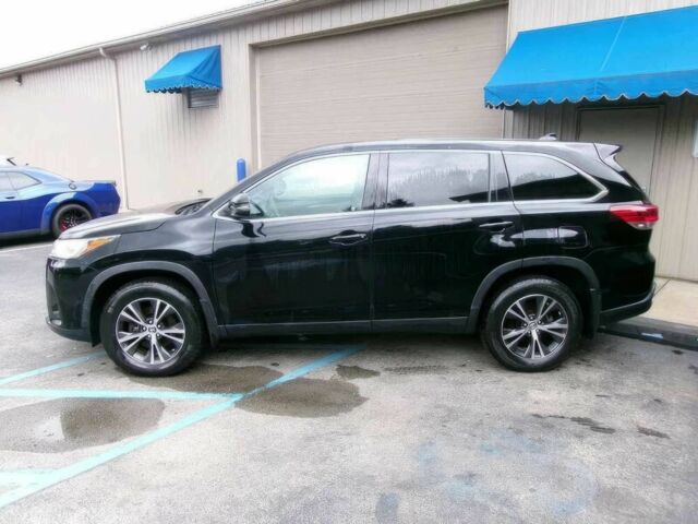 Черный Тойота Хайлендер, объемом двигателя 3.5 л и пробегом 41 тыс. км за 26000 $, фото 3 на Automoto.ua