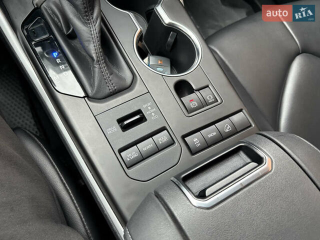 Чорний Тойота Хайлендер, об'ємом двигуна 3.46 л та пробігом 65 тис. км за 37700 $, фото 28 на Automoto.ua