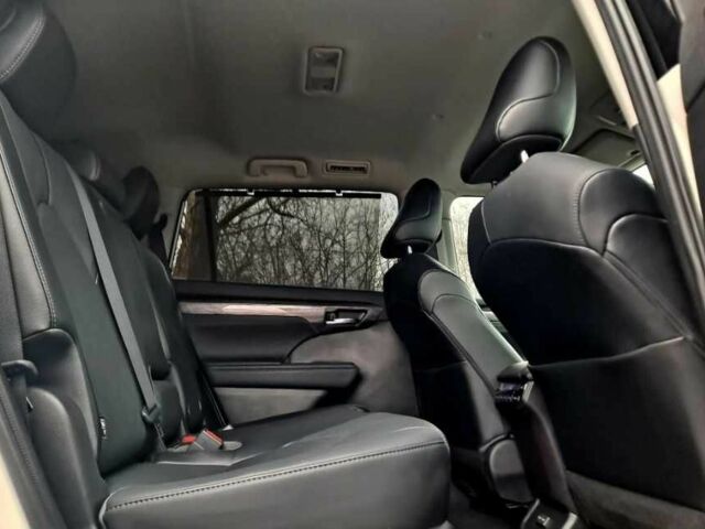 Черный Тойота Хайлендер, объемом двигателя 3 л и пробегом 30 тыс. км за 31500 $, фото 6 на Automoto.ua