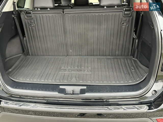 Черный Тойота Хайлендер, объемом двигателя 3.46 л и пробегом 65 тыс. км за 37700 $, фото 21 на Automoto.ua