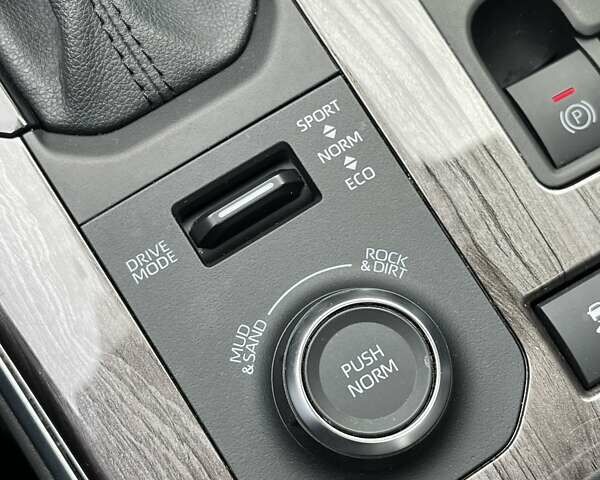 Тойота Хайлендер 2021 в Киеве на Automoto.ua Черный Тойота Хайлендер, объемом двигателя 3.46 л и пробегом 107 тыс. км за 41111 $, фото 27 на Automoto.ua