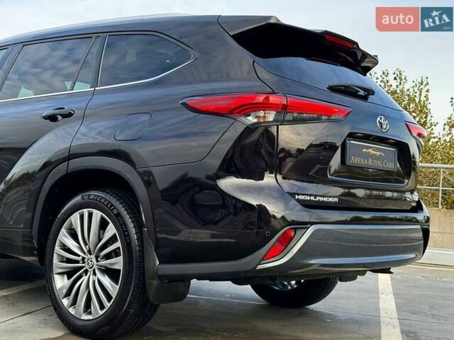 Тойота Хайлендер 2021 в Киеве на Automoto.ua Черный Тойота Хайлендер, объемом двигателя 3.46 л и пробегом 97 тыс. км за 46990 $, фото 13 на Automoto.ua