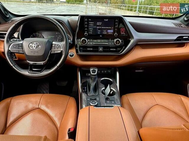 Тойота Хайлендер 2021 в Киеве на Automoto.ua Черный Тойота Хайлендер, объемом двигателя 3.46 л и пробегом 97 тыс. км за 46990 $, фото 32 на Automoto.ua