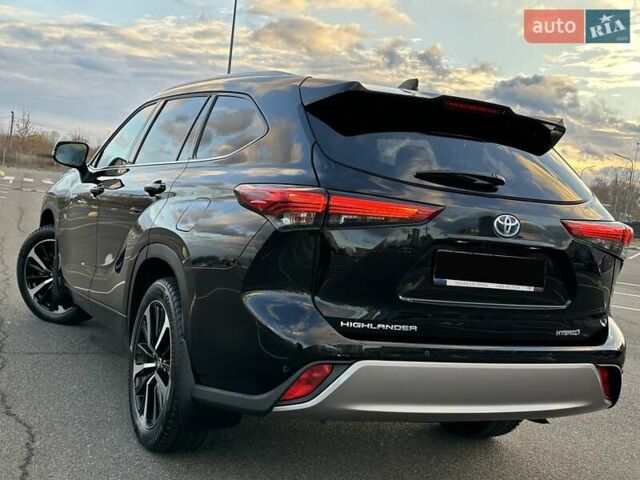 Черный Тойота Хайлендер, объемом двигателя 2.5 л и пробегом 72 тыс. км за 52555 $, фото 1 на Automoto.ua