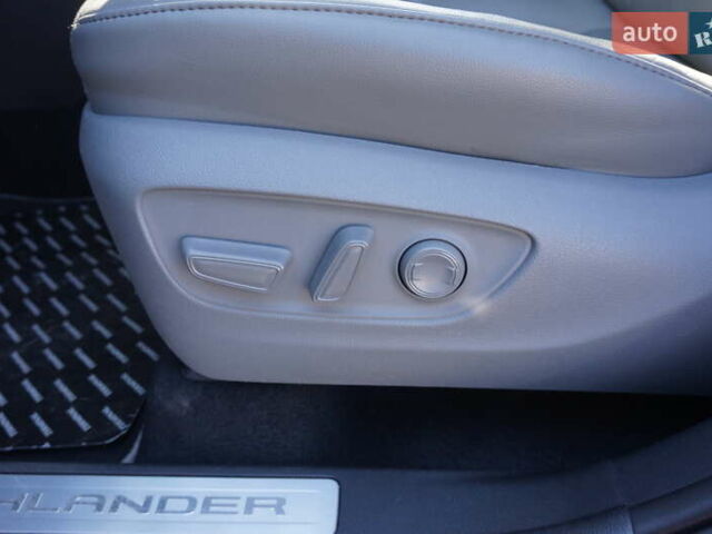 Тойота Хайлендер 2021 у Одесі на Automoto.ua Чорний Тойота Хайлендер, об'ємом двигуна 2.49 л та пробігом 32 тис. км за 41500 $, фото 21 на Automoto.ua