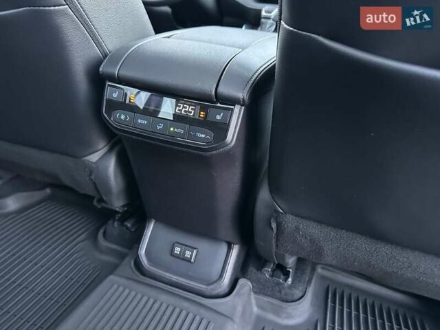 Черный Тойота Хайлендер, объемом двигателя 2.5 л и пробегом 72 тыс. км за 52555 $, фото 22 на Automoto.ua