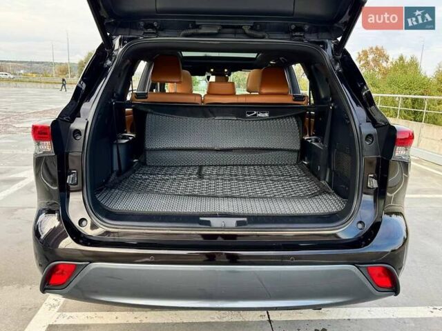 Тойота Хайлендер 2021 в Киеве на Automoto.ua Черный Тойота Хайлендер, объемом двигателя 3.46 л и пробегом 97 тыс. км за 46990 $, фото 50 на Automoto.ua
