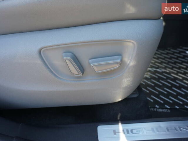 Тойота Хайлендер 2021 у Одесі на Automoto.ua Чорний Тойота Хайлендер, об'ємом двигуна 2.49 л та пробігом 32 тис. км за 41500 $, фото 38 на Automoto.ua