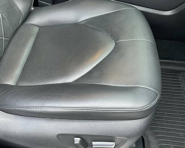 Тойота Хайлендер 2021 в Киеве на Automoto.ua Черный Тойота Хайлендер, объемом двигателя 3.46 л и пробегом 77 тыс. км за 46500 $, фото 9 на Automoto.ua