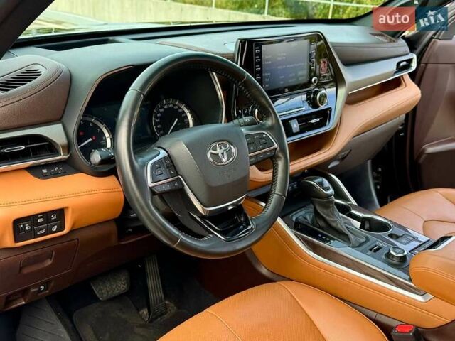 Тойота Хайлендер 2021 в Киеве на Automoto.ua Черный Тойота Хайлендер, объемом двигателя 3.46 л и пробегом 97 тыс. км за 46990 $, фото 20 на Automoto.ua