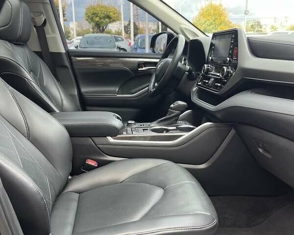 Тойота Хайлендер 2021 в Киеве на Automoto.ua Черный Тойота Хайлендер, объемом двигателя 3.46 л и пробегом 107 тыс. км за 41111 $, фото 17 на Automoto.ua