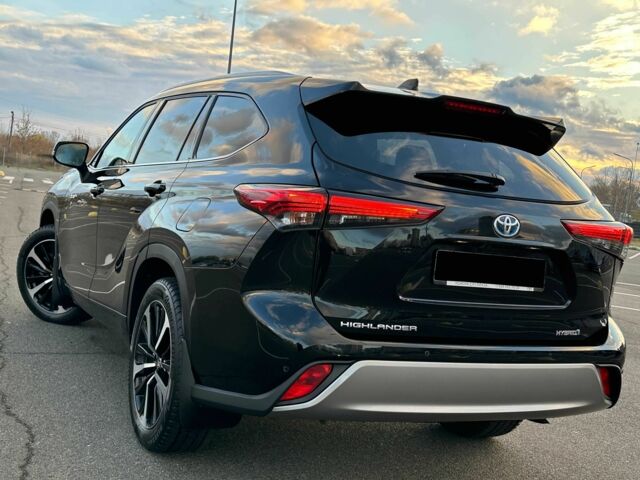 Черный Тойота Хайлендер, объемом двигателя 2.5 л и пробегом 72 тыс. км за 52555 $, фото 1 на Automoto.ua