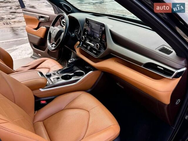 Тойота Хайлендер 2021 в Киеве на Automoto.ua Черный Тойота Хайлендер, объемом двигателя 3.46 л и пробегом 97 тыс. км за 46990 $, фото 25 на Automoto.ua