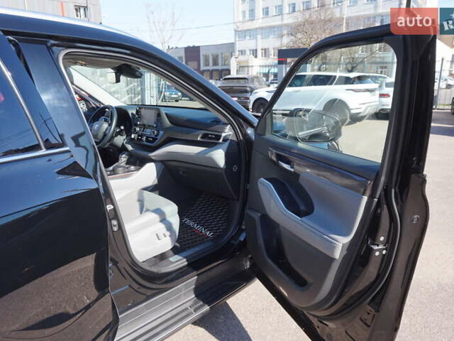 Тойота Хайлендер 2021 у Одесі на Automoto.ua Чорний Тойота Хайлендер, об'ємом двигуна 2.49 л та пробігом 32 тис. км за 41500 $, фото 36 на Automoto.ua